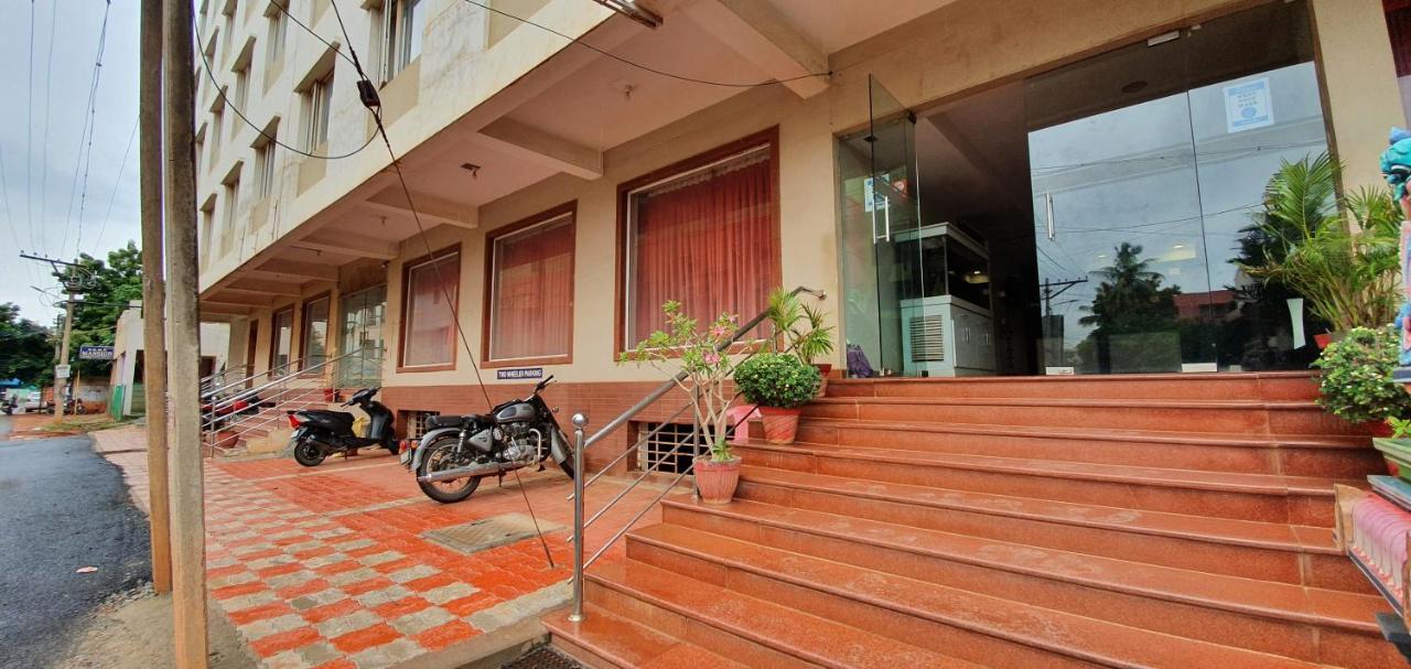 Hotel Balaji Inn Thanjavur Exteriör bild