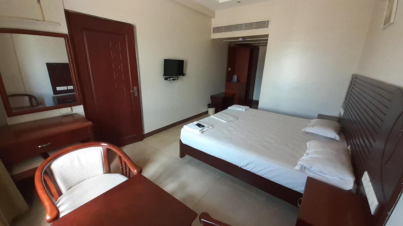 Hotel Balaji Inn Thanjavur Exteriör bild